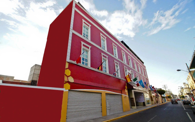 First Inn Hotel & Business