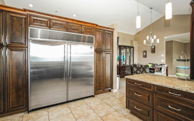 Luxury Lakefront Rooms