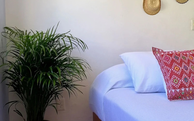 Amanecer y Mañana Private Room - Tulum Town