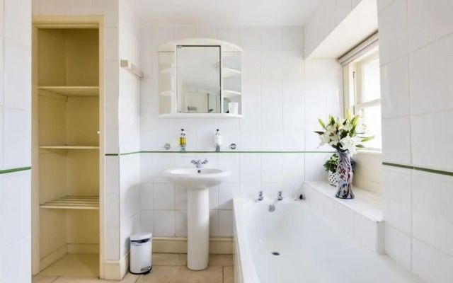 The Admirals House - Central Bath Free Parking