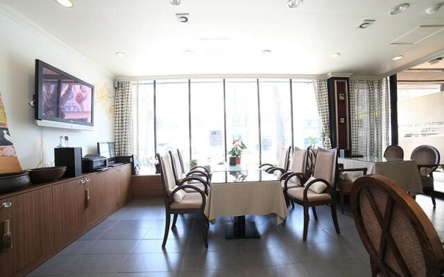 Goodstay IMT Hotel