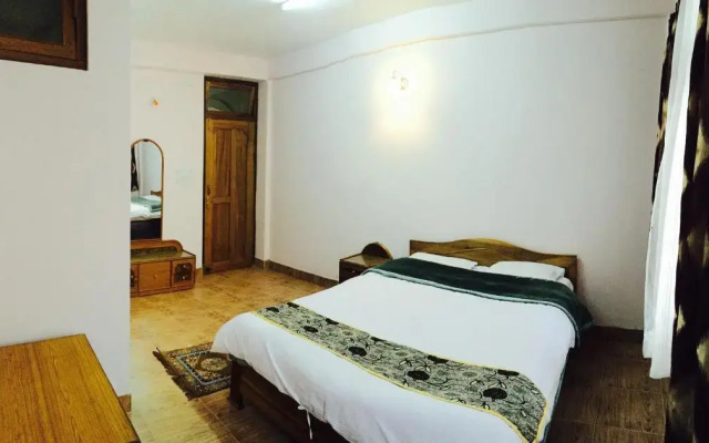 Deki Lodge