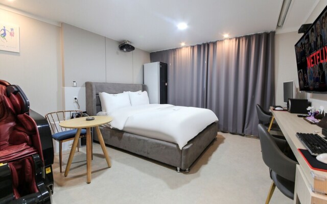Continew Hotel