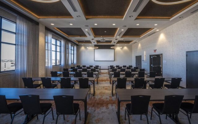 Hotel Indigo Tulsa DWTN-Entertainment Area by IHG