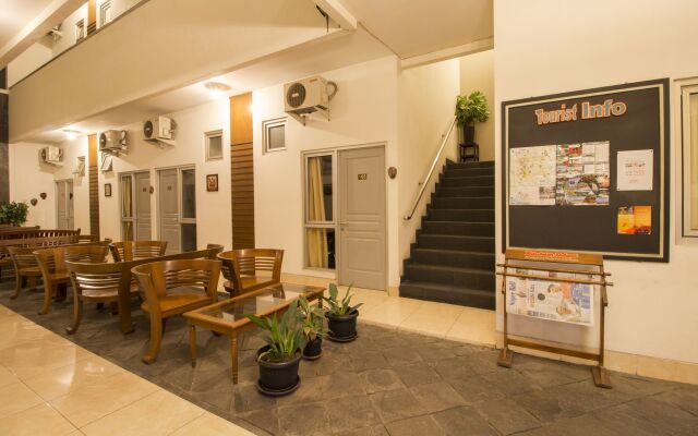 Poncowinatan Hotel