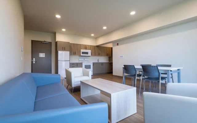 Residence & Conference Centre - Kelowna