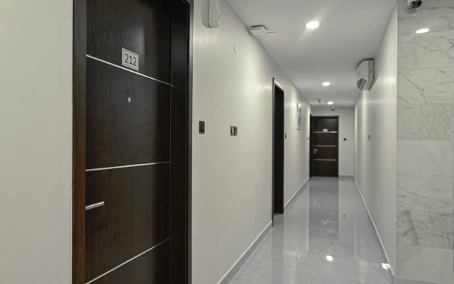 Golden Crown Hotel Al Seeb Muscat