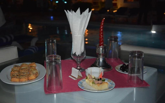 Magic Stay at Le Mirage Hotel