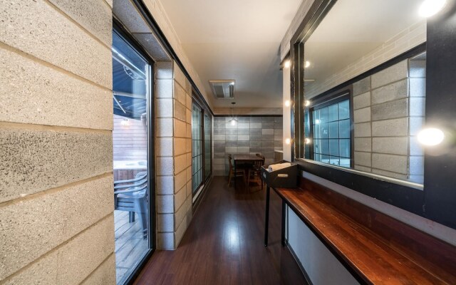Busan Yonghodong Adena Hotel