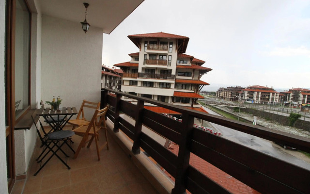 Pine Tree Apartment D34