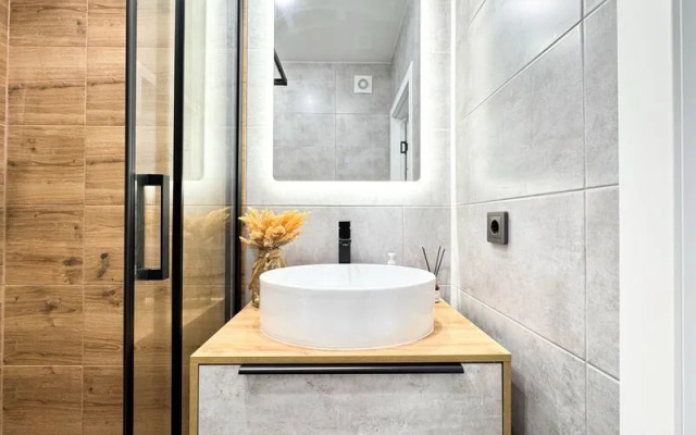 Апартаменты Лайк Хоум на ул. Александра Полина, д. 3