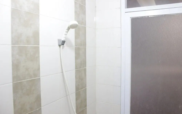 Strategic & Comfy 2Br Apartment At The Edge Near Unjani