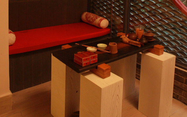 Yangshuo C.Source West Street Residence