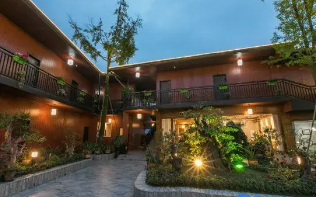 Wentou Homestay · Ziwei Manor (Dujiangyan Station Sunac Land)