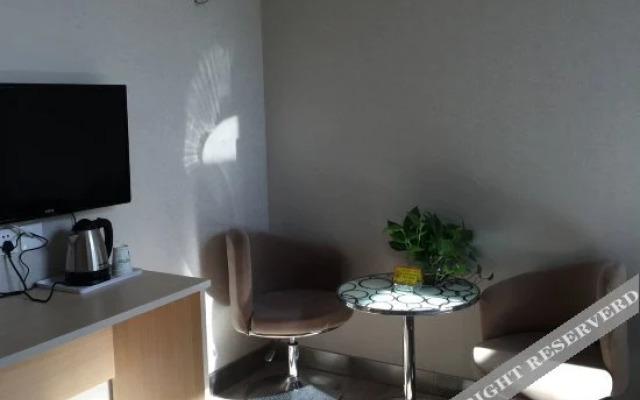 骏怡连锁酒店(济南高铁齐州路店)