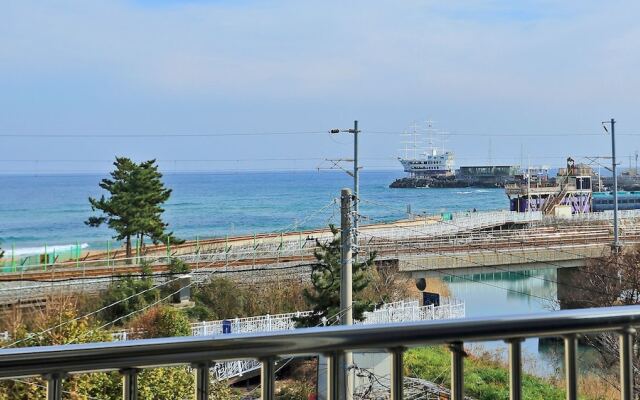 Gangneung Buchaegil Motel and Pension