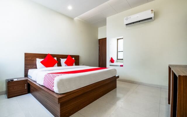 OYO 22204 Hotel Mark Inn