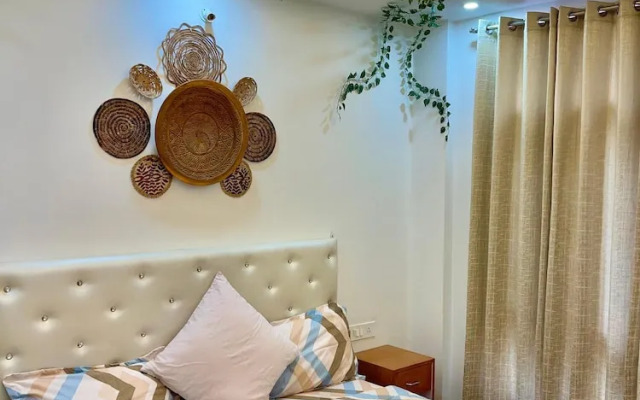 Siesta Homestay 1BR - balcony in shimla