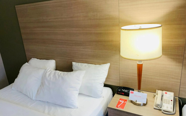 Econo Lodge Airport