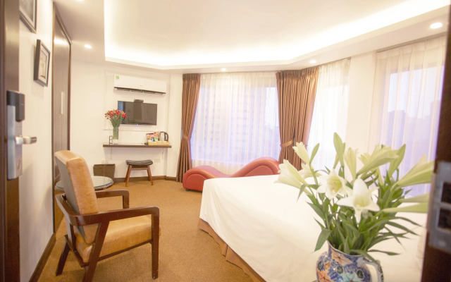 Dinh Hotel