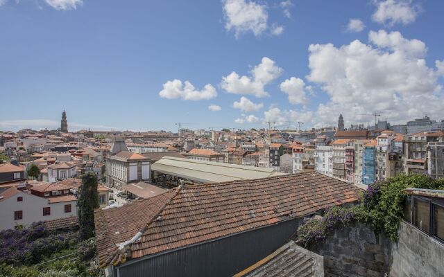 Liiiving in Porto Downtown Cosy Suites