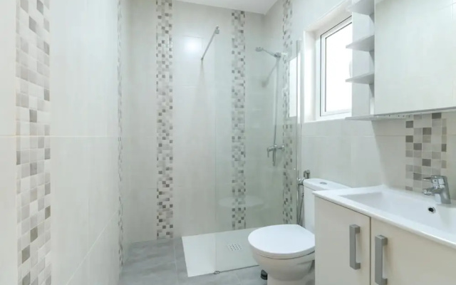 #3 Private Room Renovated Apt Habi
