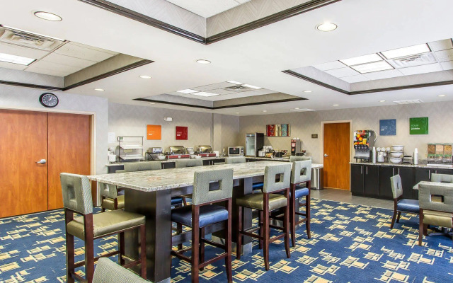 Comfort Inn & Suites Pauls Valley - City Lake