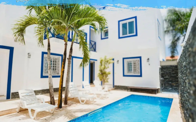 Tribe Inn & Rooftop Lounge