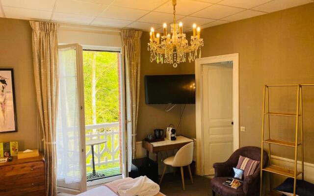 BRIT HOTEL & SPA Le Roc au Chien