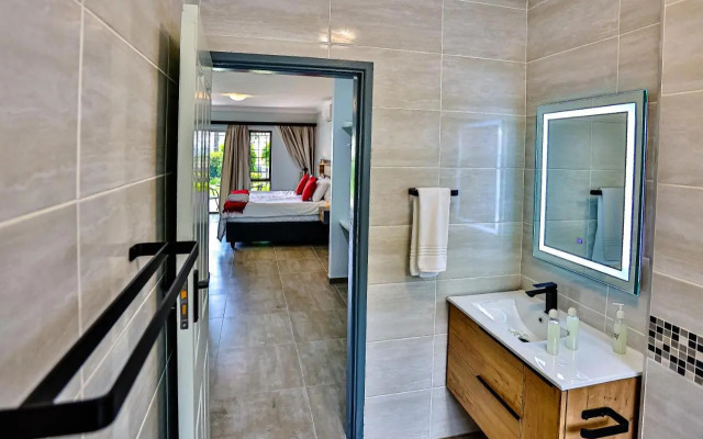 49 LaPirogue - Families only