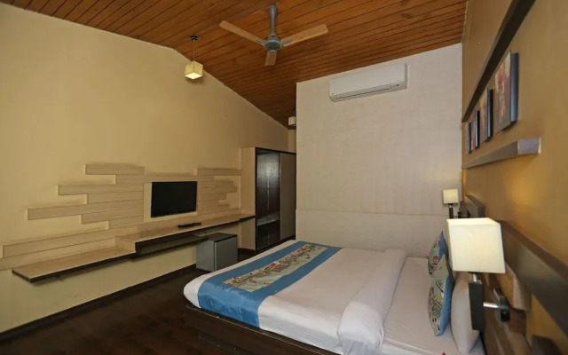 OYO 8600 Hotel Deepali Executive