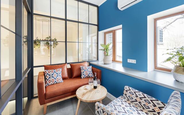 Wine & Pillow Hotel by Frapolli