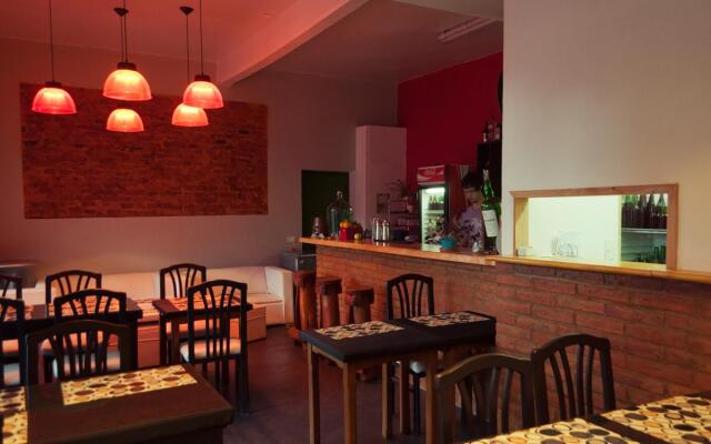 The House Hostel Resto & Bar Bariloche