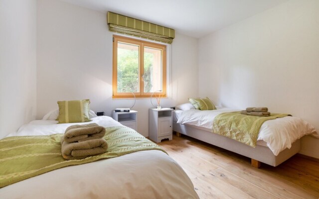 Chalet Les Etablonsluxury Chaletski-in Ski-out