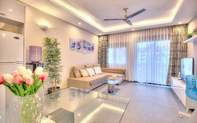 Beach Apartment 10mbps internet & Smart TV's