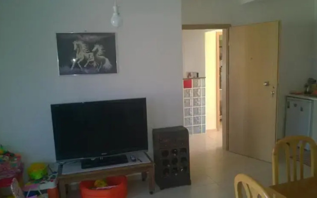 Theonis House