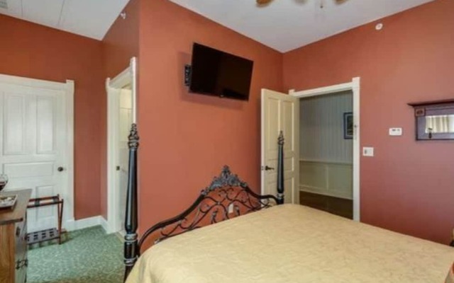 Historic Elgin Hotel