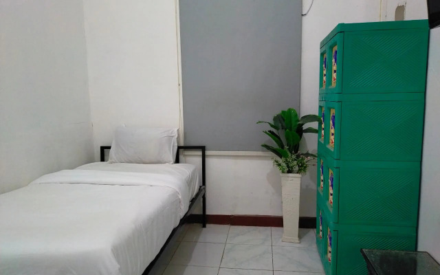 Ombai Guest House 27 Syariah RedPartner