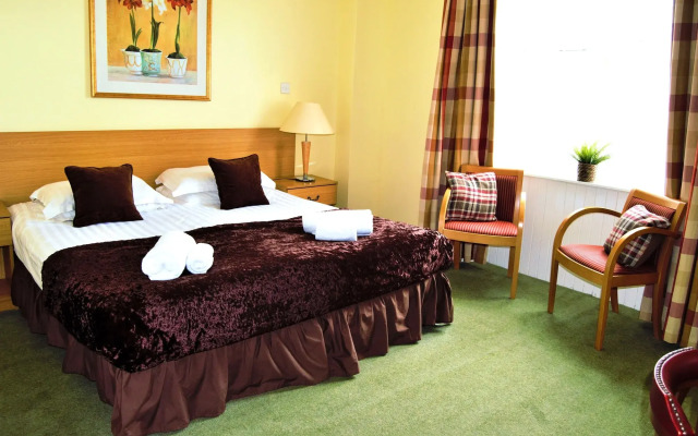 The Bridge of Cally Hotel