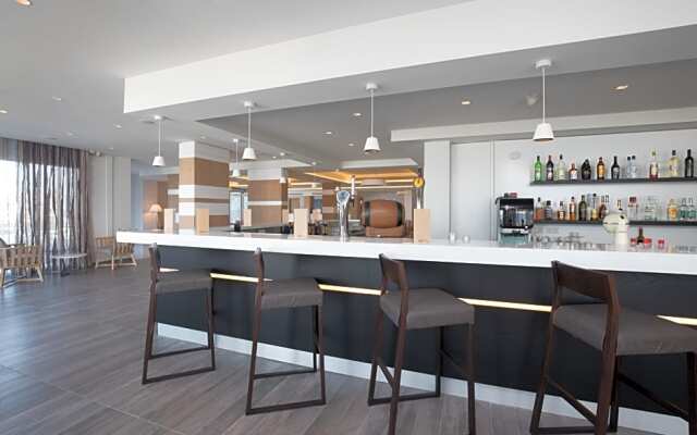 Evalena Beach Hotel Apartments