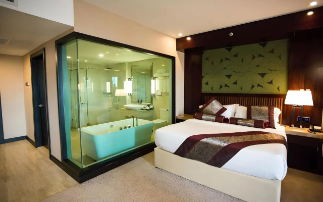 Royale Signature Hotel