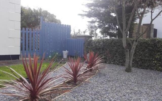 Twin Oaks Bed & Breakfast