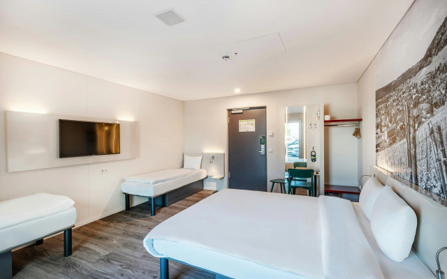 B&B Hotel Zürich Airport Rümlang – Guest Rooms – Ruemlang
