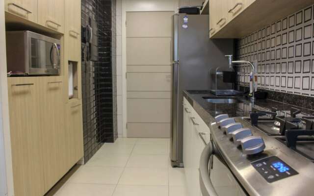 Penthouse Apartment with Hot Tub near Beach