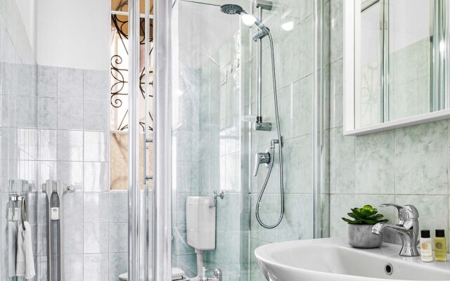 Luxury 2 Bedrooms Home in Milan Center