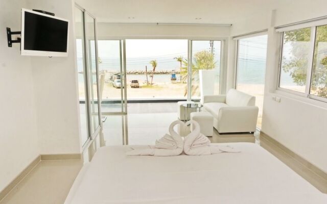 Villa 7th Heaven Beach Front