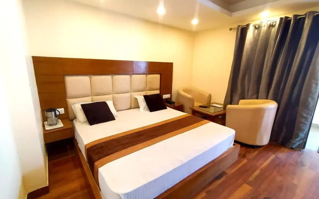 Hotel Samrat | On Mall Road with complimentary Parking