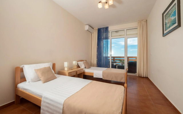 Berg Apartments