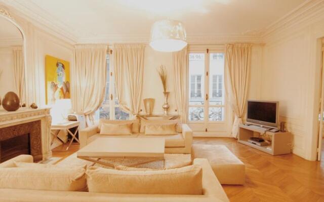 Appartement de Standing Champs Elysees