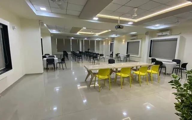Hotel O2 , Sangli